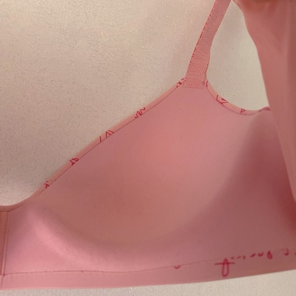 VS CURSIVE LOGO BRA BUTTERY SOFT NO WIRE - Picture 3 of 5